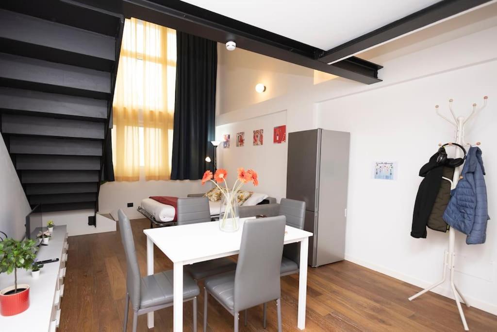 Darsena Charming Apartment By 101Flats Milão Exterior foto
